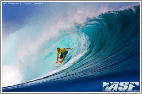 Portugal's Tiago Pires, a rookie on the 2008 ASP World Tour, scored a sensational come-from-behind victory today to defeat eight-time ASP World Champion and current Dream Tour ratings leader Kelly Slater (USA) in Round 3