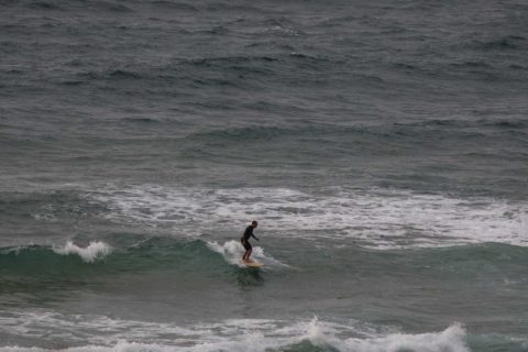 Feeble wind swell dribble at No Mans 0645